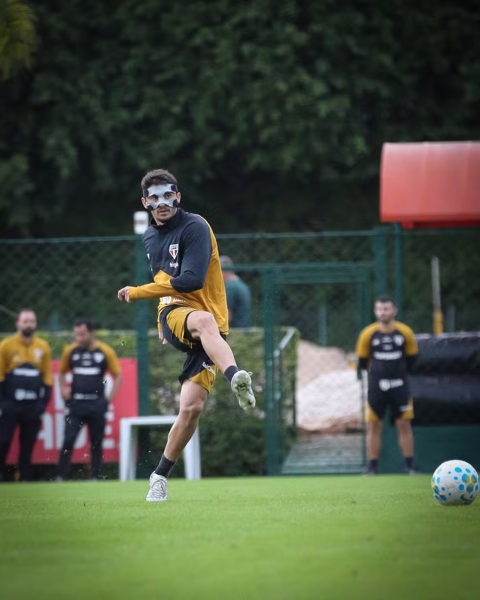 Elenco se reapresenta, e Dorival inicia preparação para pegar o Botafogo