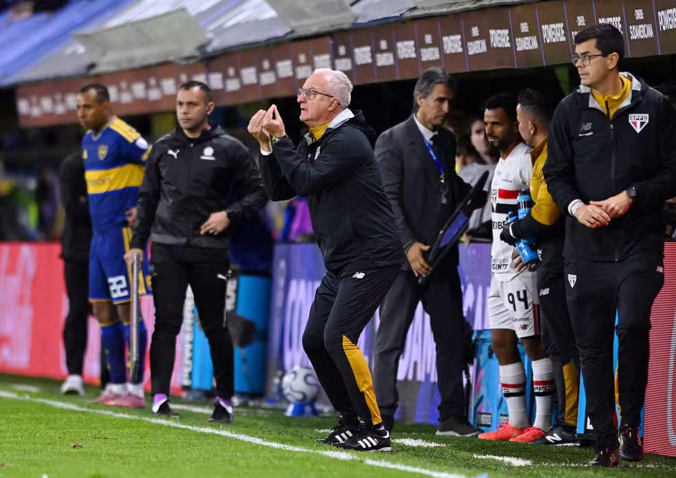 Dorival cita descuido do SP em gol do Boca e lamenta ausência de Calleri
